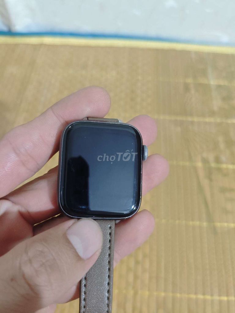 Cần bán Apple watch sr 4 bản 44mm !