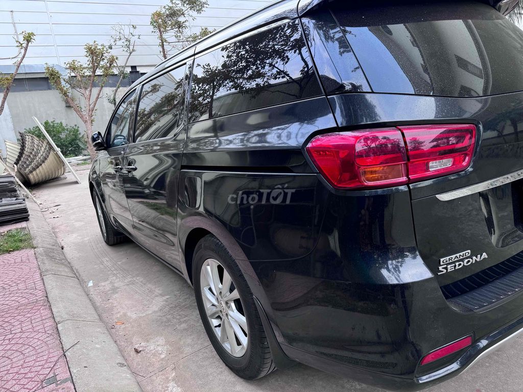 Kia Sedona 2019 - 100000 km