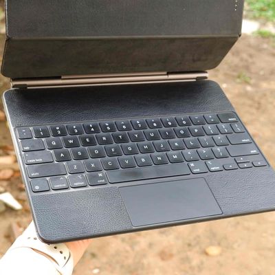 Apple Magic Keyboard iPad Pro 12.9-inch dán da xin. Mua bán Phụ kiện (Màn hình, Chuột...) tại Quận 12 Tp Hồ Chí Minh được đăng bởi Nguyễn Tài