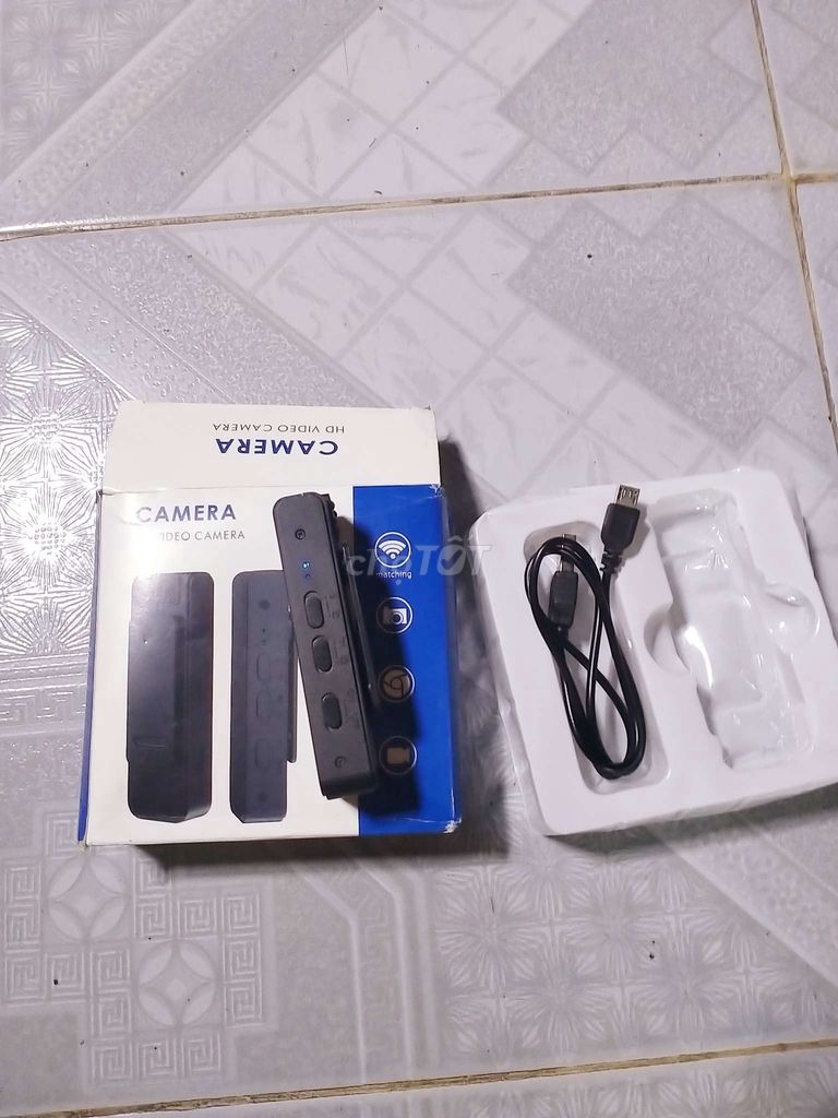 Camera kẹp áo quay phim ghi âm
