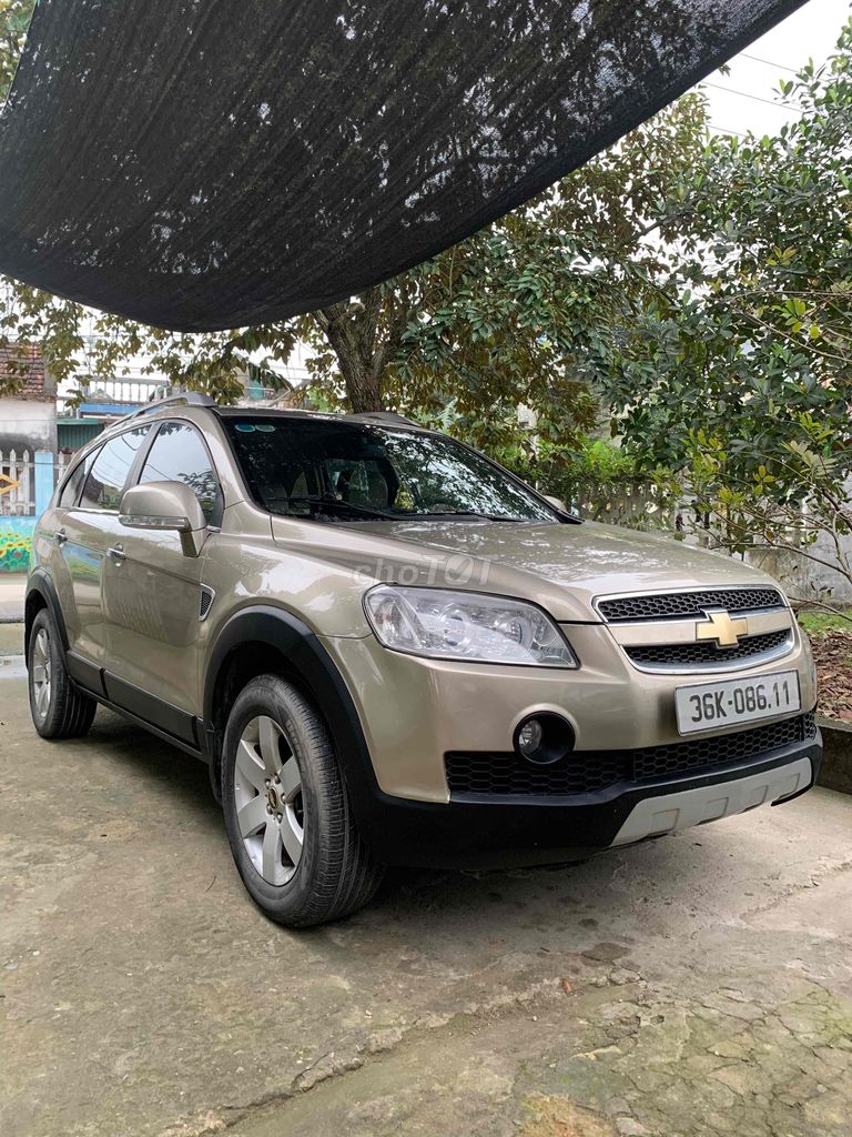 Chevrolet Captiva 7 chỗ số sàn còn đẹp