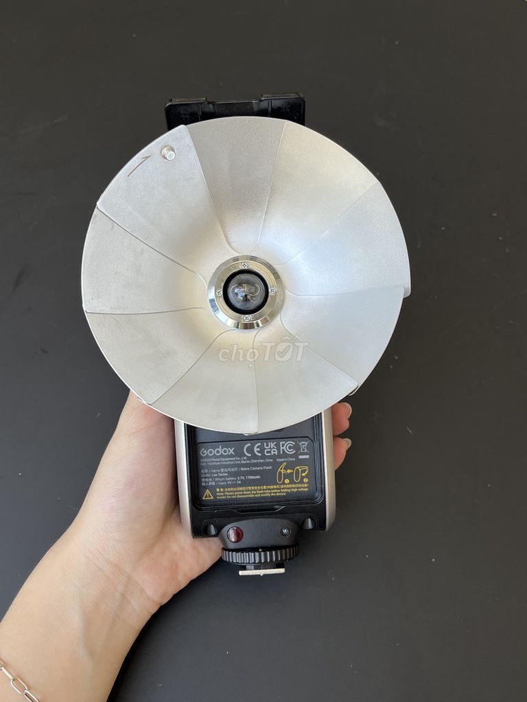 Đèn flash Godox Lux Senior Retro Bạc, Đen. Mua bán Máy ảnh, Máy quay tại Quận 7 Tp Hồ Chí Minh được đăng bởi Susan Pham hình 1