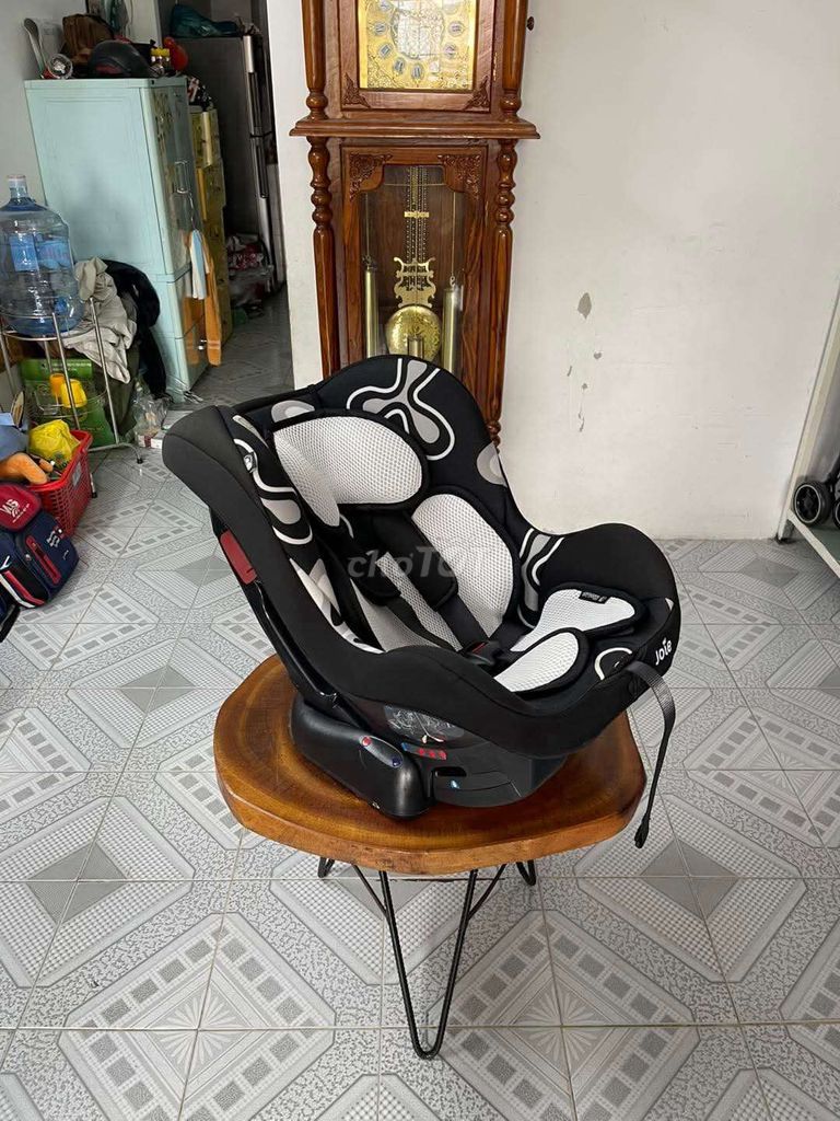 Ghế ô tô trẻ em Joie Đen trắng. Mua bán Mẹ và bé tại Quận 10 Tp Hồ Chí Minh được đăng bởi Anh Dũng hình 1