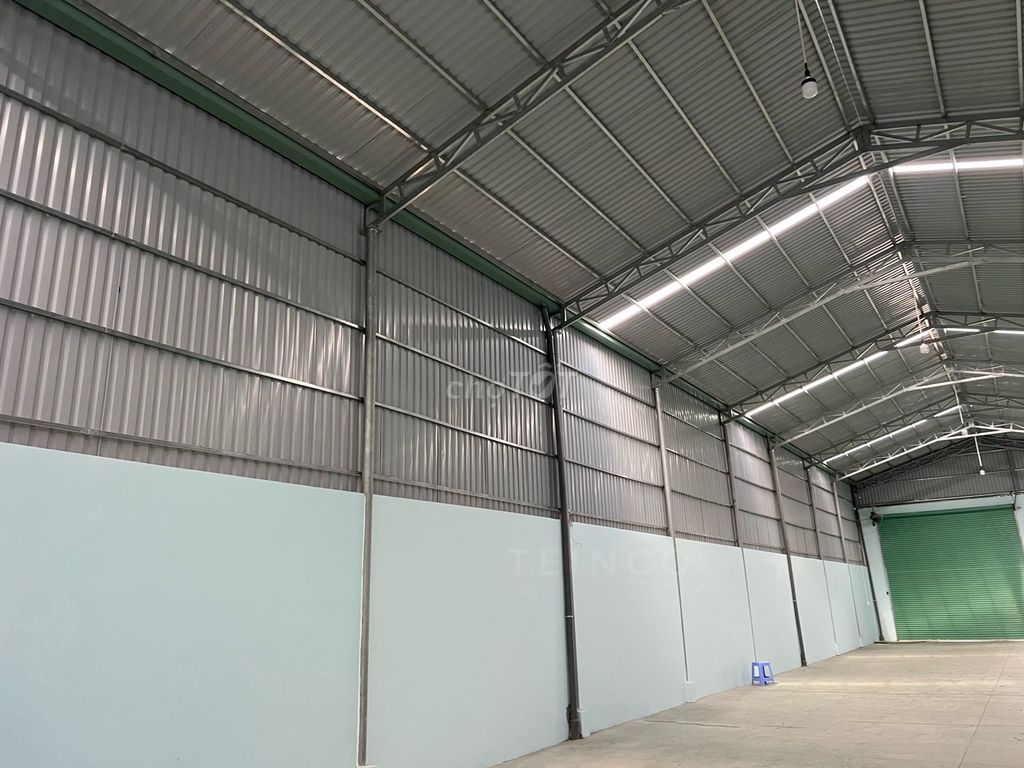 Kho xưởng bãi 850m² kho xây dựng 500m² có điện 3 pha, lộ Container