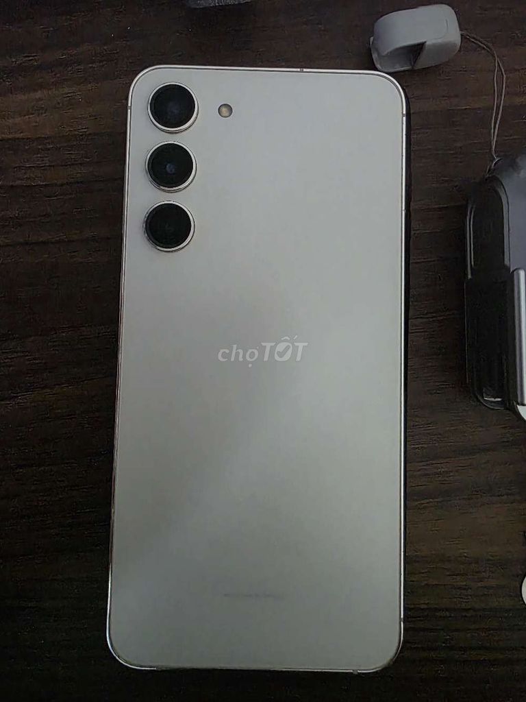 Samsung Galaxy S23+ Trắng bị sọc nhẹ. Mua bán Điện thoại tại Quận 6 Tp Hồ Chí Minh được đăng bởi Nguyễn Tuấn hình 1