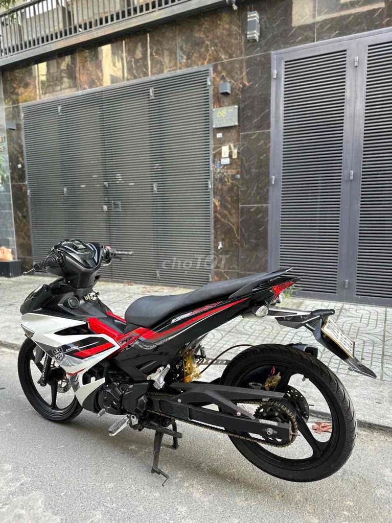 Yamaha Exciter 150 LED Đen Trắng Đỏ. Mua bán Xe máy tại Quận Gò Vấp Tp Hồ Chí Minh được đăng bởi Nguyễn Cường hình 3