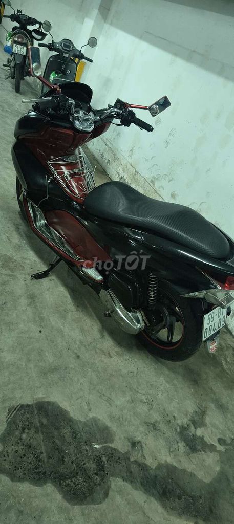Honda PCX Đỏ đen. Mua bán Xe máy tại Quận Bình Tân Tp Hồ Chí Minh được đăng bởi Mr Dương hình 3