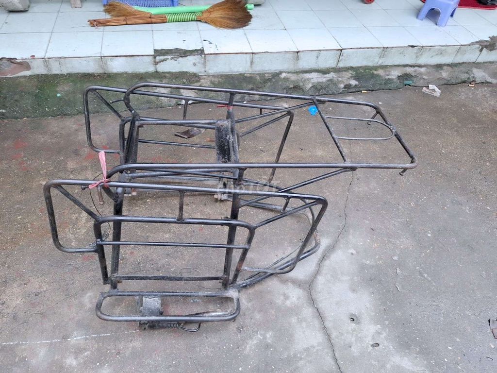 Thanh lý gía xe wewa và rem sắt đặc mới dùng