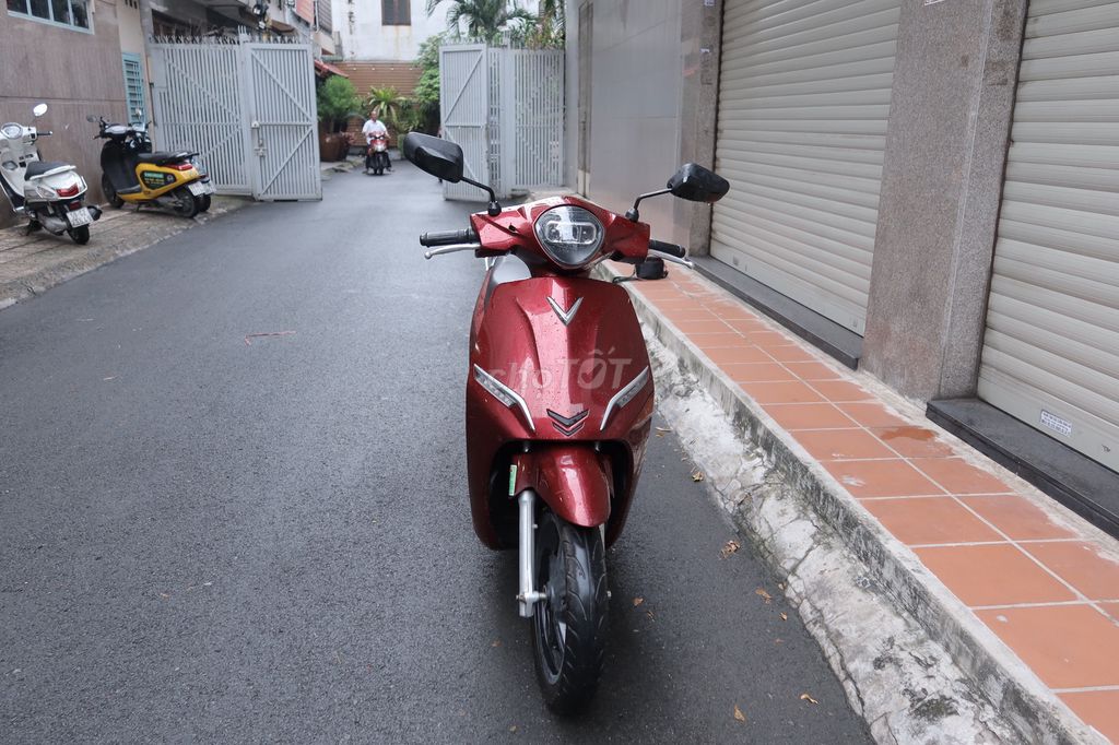 VinFast Feliz Neo màu đỏ 2025. Mua bán Xe điện tại Quận Tân Bình Tp Hồ Chí Minh được đăng bởi EVBATTERY hình 7