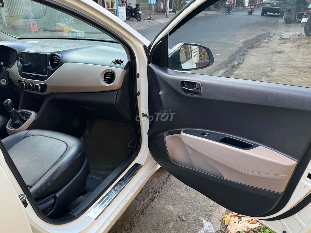 Hyundai Grand i10 2016 Trắng. Mua bán Ô tô tại Quận Bình Tân Tp Hồ Chí Minh được đăng bởi  Mãnh hình 17