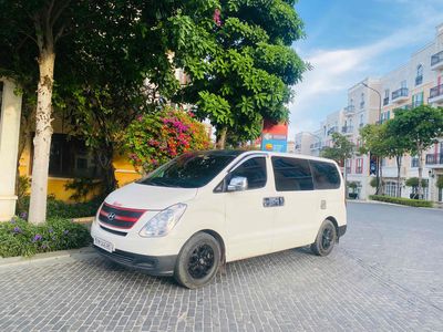 Hyundai Grand Starex H1 2011 6 chỗ Trắng
