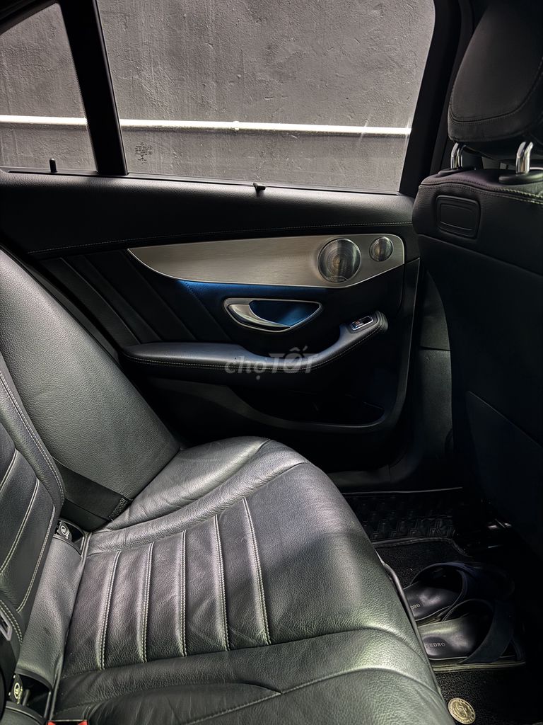 Mercedes-Benz C300 AMG 2017 màu đen. Mua bán Ô tô tại Quận Thanh Xuân Hà Nội được đăng bởi Nguyễn hải Đăng hình 1