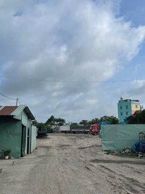 Cho thuê lô đất vi trí kinh doanh Quận 7