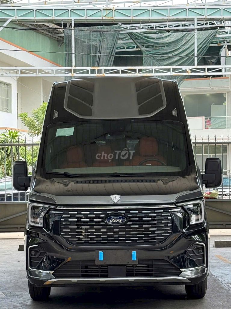 Ford Transit 2025 Limousine 12S. Mua bán Ô tô tại Quận 3 Tp Hồ Chí Minh được đăng bởi Lương Hoàng Long hình 1