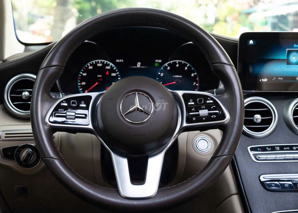 Mercedes Benz GLC300 4MATIC 2021. Mua bán Ô tô tại Quận 1 Tp Hồ Chí Minh được đăng bởi LongAnh AuTo  hình 6