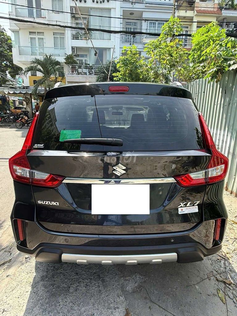 Suzuki XL7 đời 2021 -GLX AT màu Xanh Đen