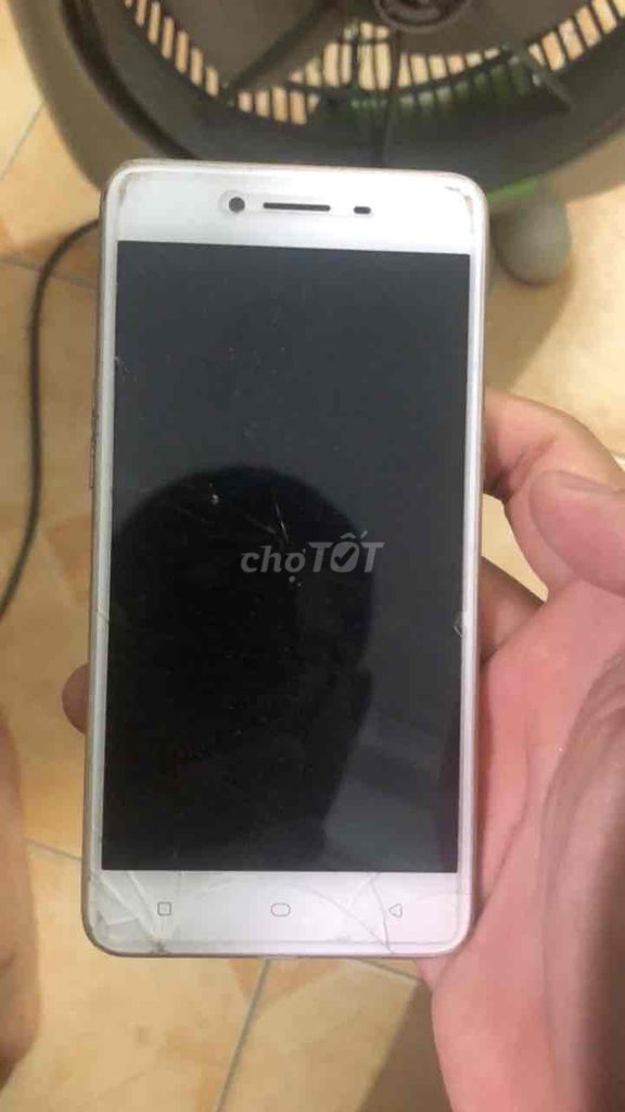 Oppo Điện thoại Vàng Lỗi sạc. Mua bán Điện thoại tại Quận Hoàng Mai Hà Nội được đăng bởi Kienduong hình 1