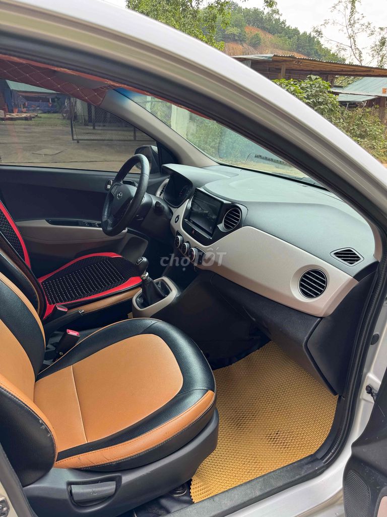 Hyundai Grand i10 2015 1.0 Base - 230000 km. Mua bán Ô tô tại Huyện Thường Xuân Thanh Hóa được đăng bởi quân thu hình 5