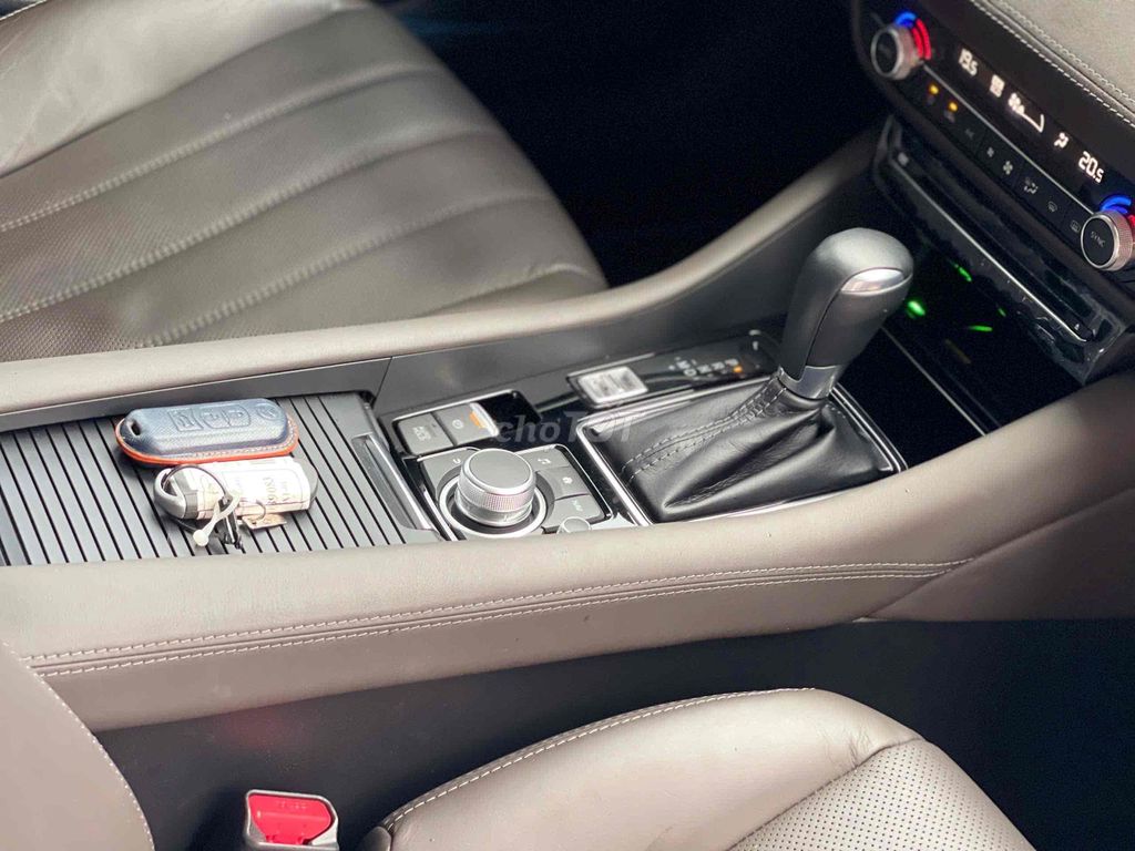 Mazda 6 2022 Signature Premium 2.5 AT - 17000 km. Mua bán Ô tô tại Huyện Đức Trọng Lâm Đồng được đăng bởi SALON ÔTÔ HOÀ THẮNG  hình 7