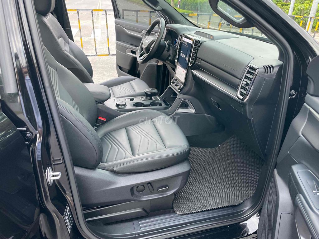 Ford Everest 2023 Titanium+ 2.0 AT 4x4 - 25000 km. Mua bán Ô tô tại Quận Cầu Giấy Hà Nội được đăng bởi CHỢ ÔTÔ CẦU GIẤY hình 18