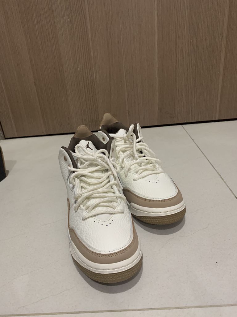 GIÀY NIKE JORDAN- SIZE 38.5 NỮ