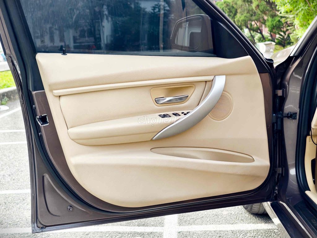 BMW 320i 2014 mới đi 74.000 KM. Xe zin CỰC NGON.. Mua bán Ô tô tại Quận Tân Phú Tp Hồ Chí Minh được đăng bởi Nhật Tân hình 9