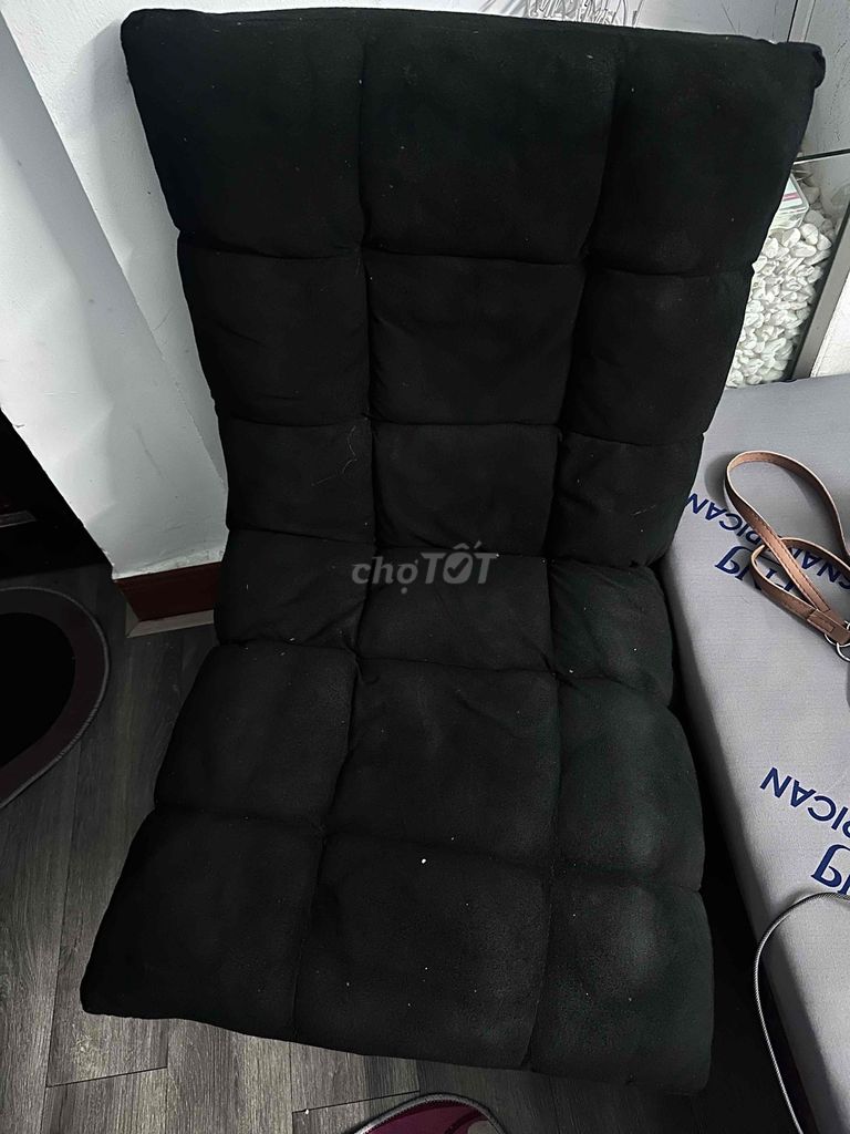 Ghế bệt Vải Đen đã sử dụng. Mua bán Bàn ghế tại Quận Gò Vấp Tp Hồ Chí Minh được đăng bởi ZinZin hình 1