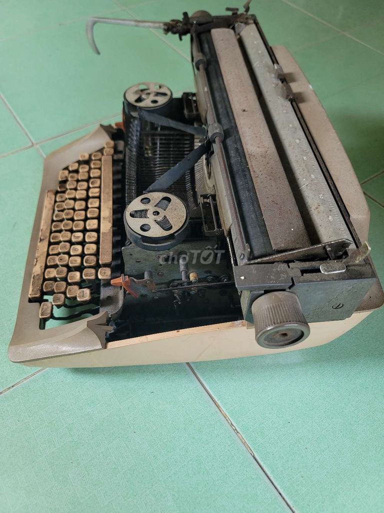 Máy đánh chữ Sperry Remington 100 Nâu kem. Mua bán Đồ sưu tầm, đồ cổ tại Huyện Phong Điền Cần Thơ được đăng bởi Audio Mini toàn trung Cần Thơ hình 1