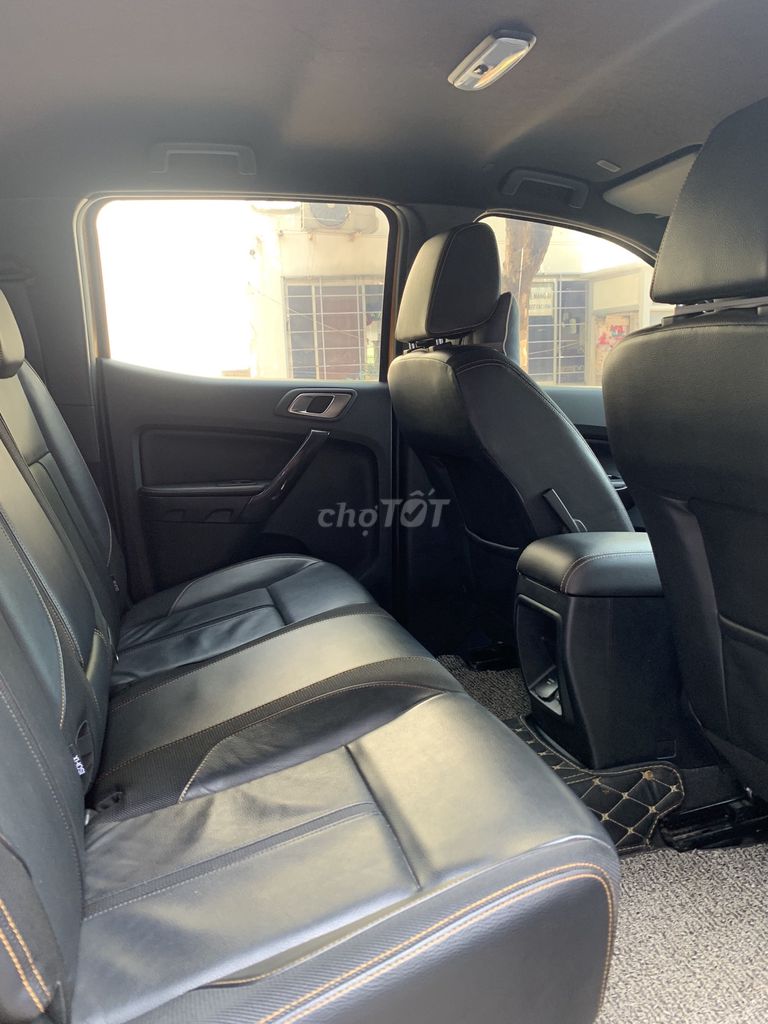 Двухосный серфинг Ford Ranger Wildtrak 2019 с битурбонаддувом