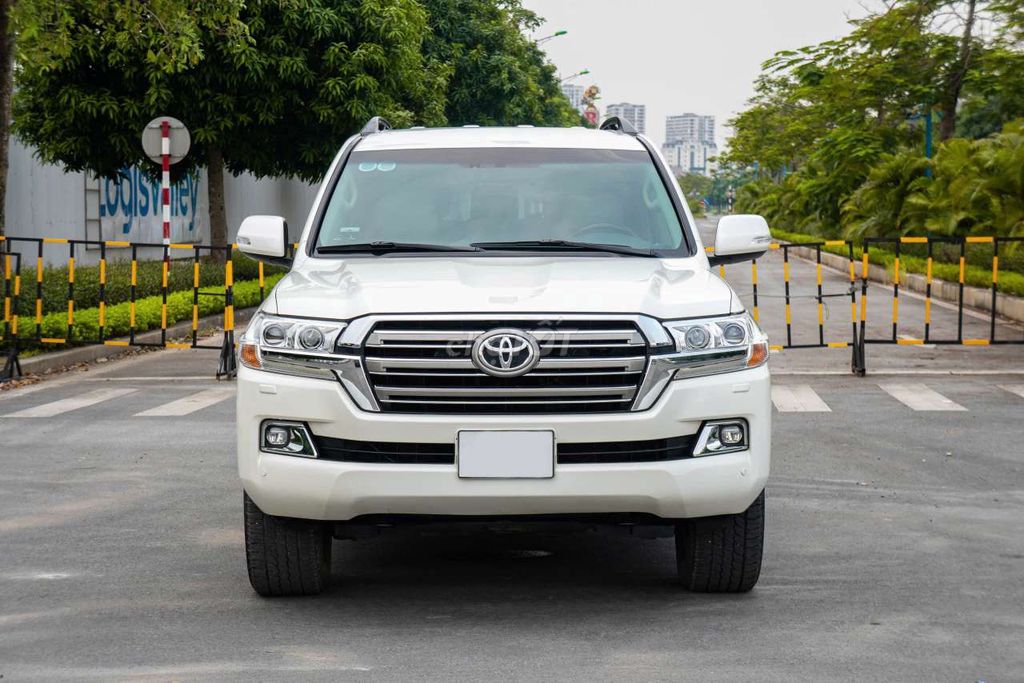 Toyota Land Cruiser 2016 VX 4.6 V8 - 120000 km