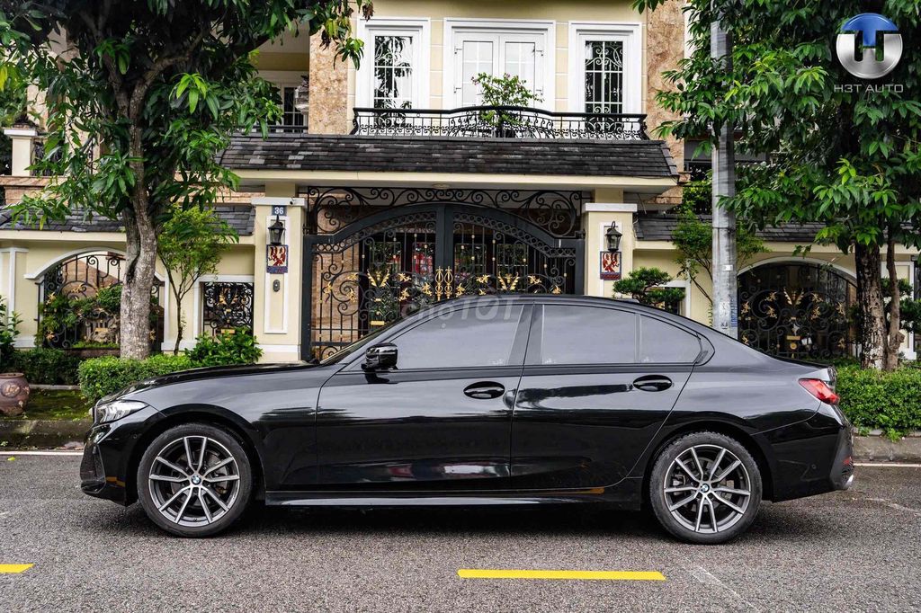 BMW 3 Series 2023 320i Sport Line - 1v3 km. Mua bán Ô tô tại Quận Long Biên Hà Nội được đăng bởi H3T Auto Việt Nam hình 2