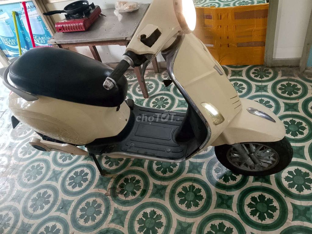 Xác Vespa ko bình đủ giấy tờ. Ko lỗi bỏ bình chạy.. Mua bán Xe điện tại Quận Sơn Trà Đà Nẵng được đăng bởi Nguyễn thái hoài hình 6
