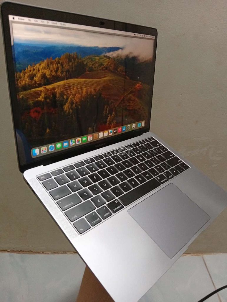 Apple Macbook Air i5 13.3 inch 8GB/256GB. Mua bán Laptop tại Quận 8 Tp Hồ Chí Minh được đăng bởi Khánh Duy hình 1