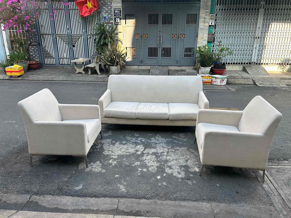 Ghế sofa Nhà Xinh Vải Trắng kem. Mua bán Bàn ghế tại Quận Tân Phú Tp Hồ Chí Minh được đăng bởi Phúc Nguyễn hình 1
