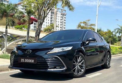 Camry 2.5Q 2021 lướt nhẹ 2 vạn KM. Hỗ trợ trả góp.