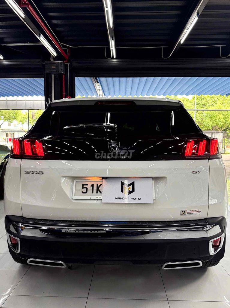 Peugeot 3008 GT белый 5-местный SUV