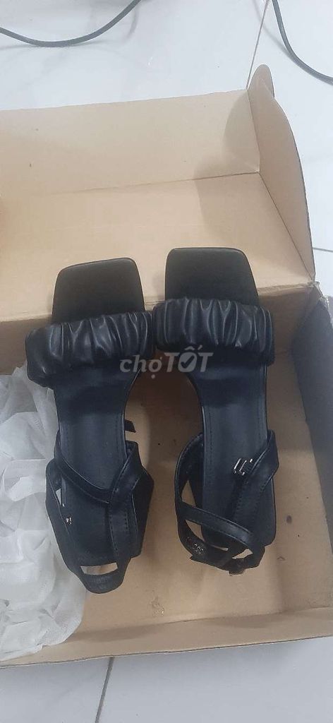 Dép cao gót Nữ Đen 10cm Đã sử dụng. Mua bán Giày dép tại Huyện Thanh Trì Hà Nội được đăng bởi Nguyễn Thị Hạnh hình 1