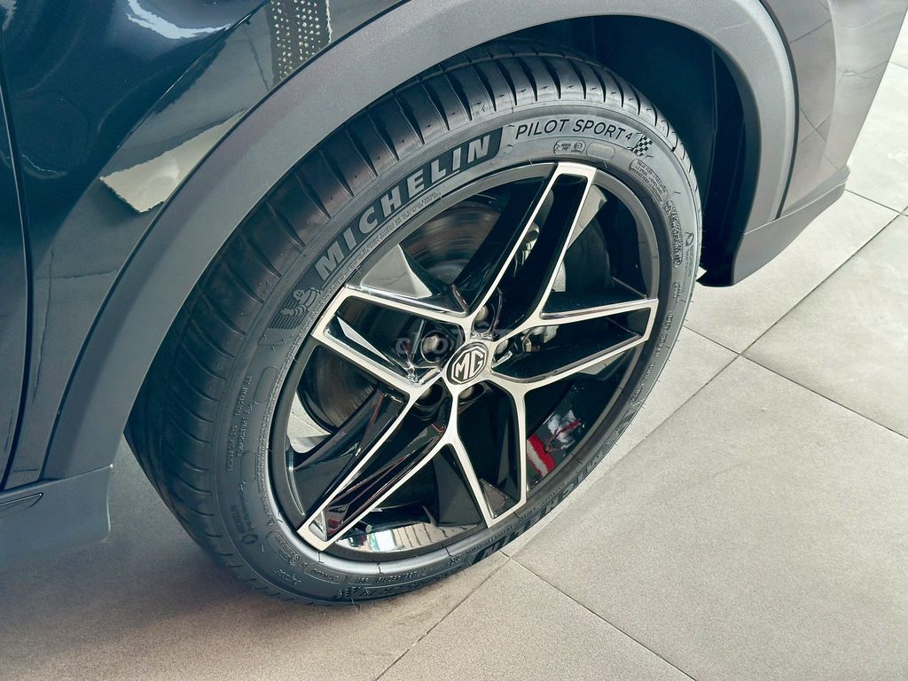 MG RX5 LUX mới 100% rẻ hơn xe lướt - Chỉ 2 suất. Mua bán Ô tô tại Quận 5 Tp Hồ Chí Minh được đăng bởi Huy Trần hình 7