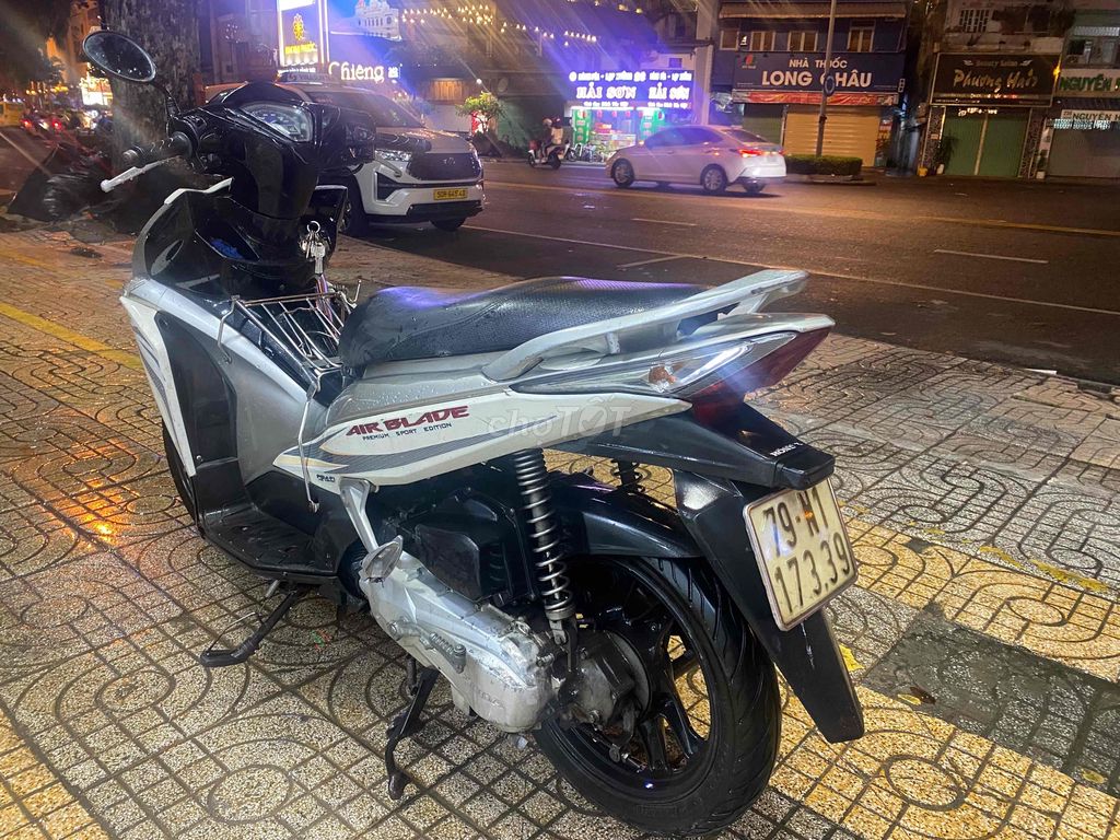 Honda Air Blade 2011 бело-серебристо-черный