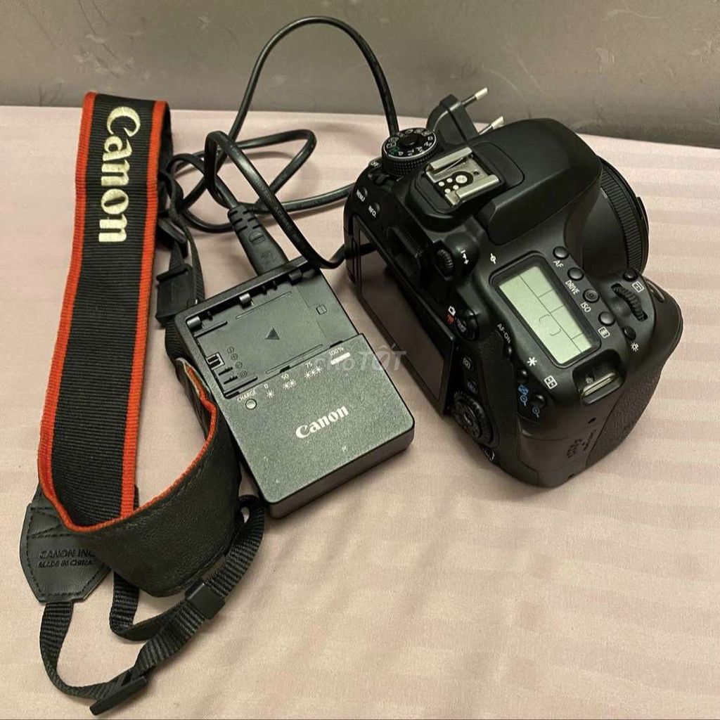 Máy ảnh Canon 80D Đen Đã sử dụng. Mua bán Máy ảnh, Máy quay tại Thành phố Nha Trang Khánh Hòa được đăng bởi Dư dùng nên bán hình 1