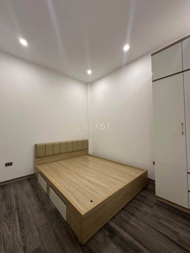 5-этажный дом на Чран Кхат Чан - Ло Дук, 30 м², полный комплект мебели