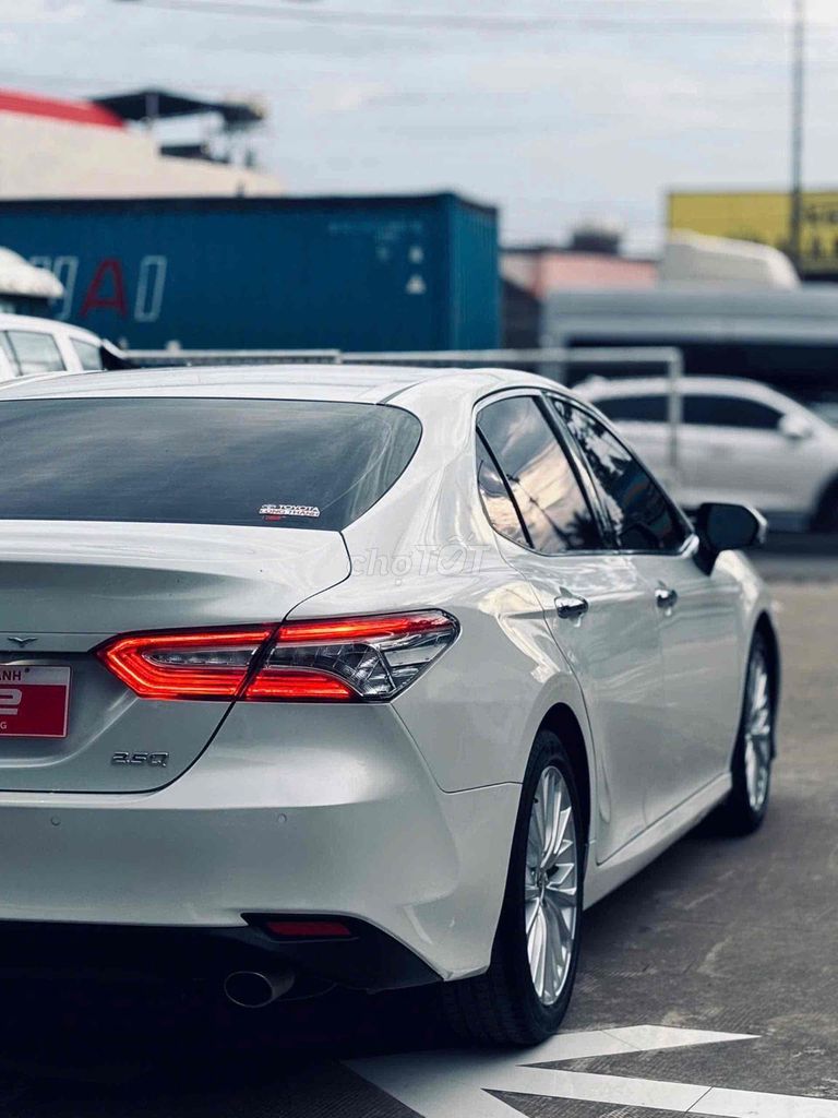 Camry 2020 2.5Q có thương lượng. Mua bán Ô tô tại Huyện Thống Nhất Đồng Nai được đăng bởi Nguyễn An hình 6