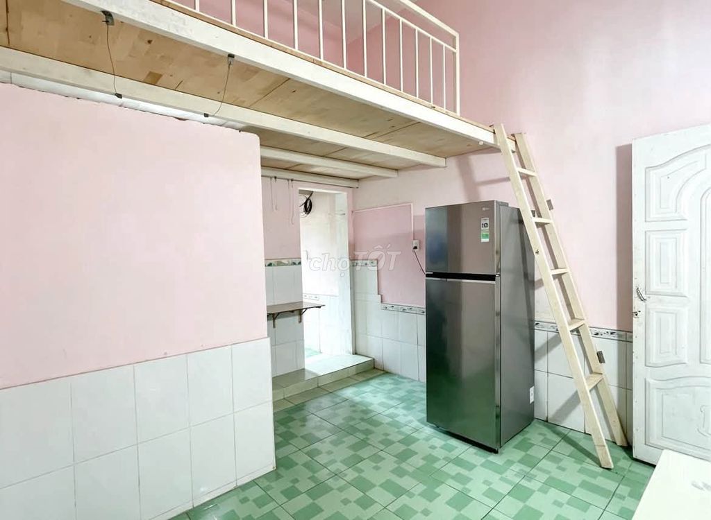 Phòng trọ Nguyễn Tri Phương, Dĩ An, 2PN, ban công thoáng