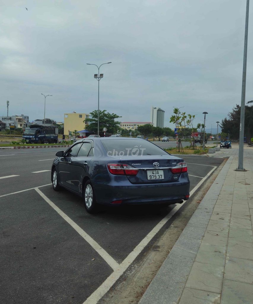 Toyota Camry 2.0E 2016 58000 км синий