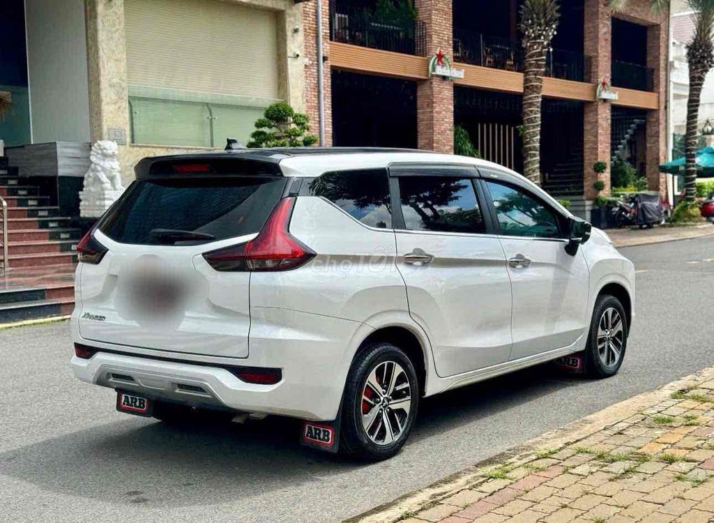 Mitsubishi Xpander 2019 Белый Автомат 7 мест