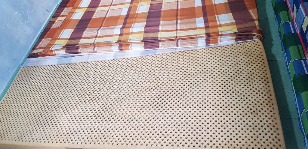 Cần bán tấm nệm kymdan như hình 1m8×2mx10 phân