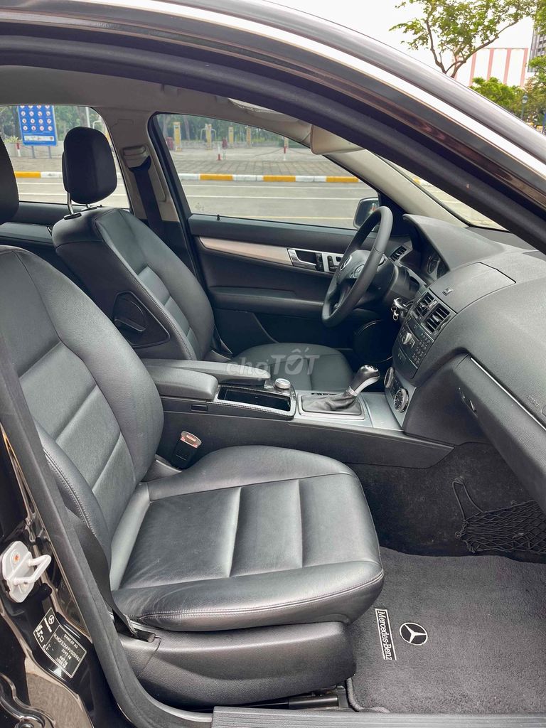Cần bán Mercedes C230 sx2009 xe cực kì đẹp. Mua bán Ô tô tại Quận 6 Tp Hồ Chí Minh được đăng bởi Vinh Nguyễn hình 9