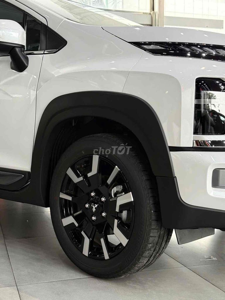 Mitsubishi Xpander Cross 2026 MỚI 100% + TRƯỚC BẠ. Mua bán Ô tô tại Quận 1 Tp Hồ Chí Minh được đăng bởi Minh Phươngg hình 4