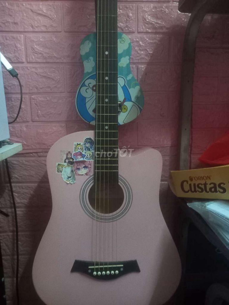 Đàn guitar acoustic gỗ Hồng. Mua bán Nhạc cụ tại Huyện Hóc Môn Tp Hồ Chí Minh được đăng bởi Huy Pham hình 1