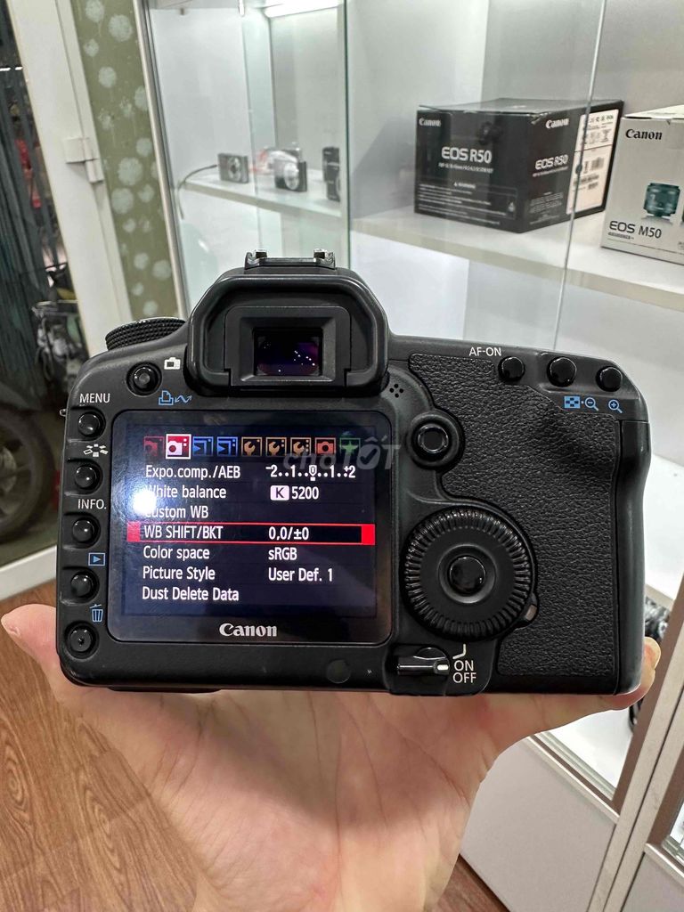 Máy ảnh Canon 5D Mark II Đen Đã sử dụng. Mua bán Máy ảnh, Máy quay tại Quận 10 Tp Hồ Chí Minh được đăng bởi Máy Ảnh MD hình 1